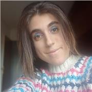 Diplomada en Turismo y Hostelería y con experiencia ayudando en los deberes a alumnos de primaria me considero apta.